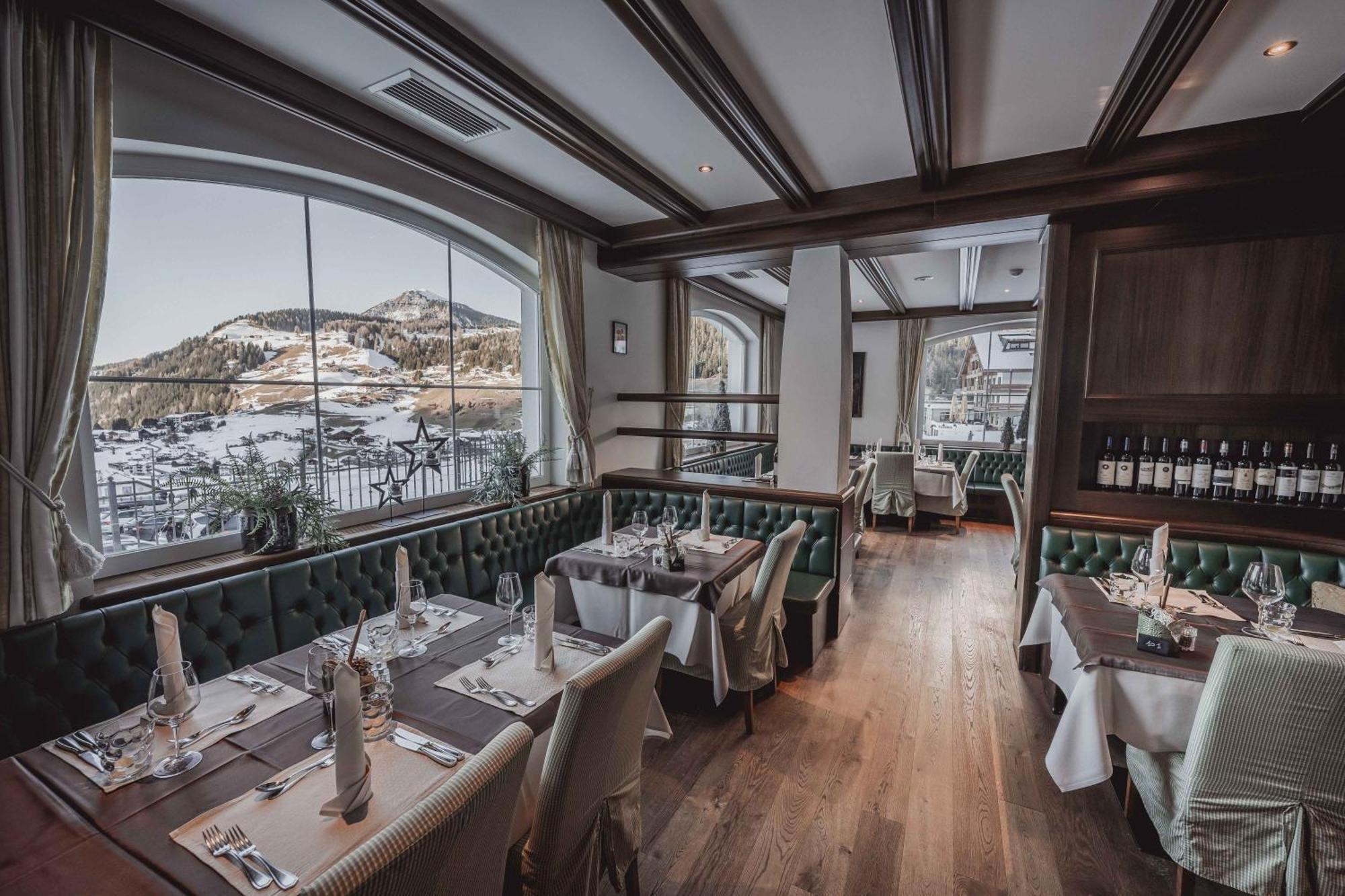 Hotel Continental Dolomites Selva di Val Gardena Kültér fotó