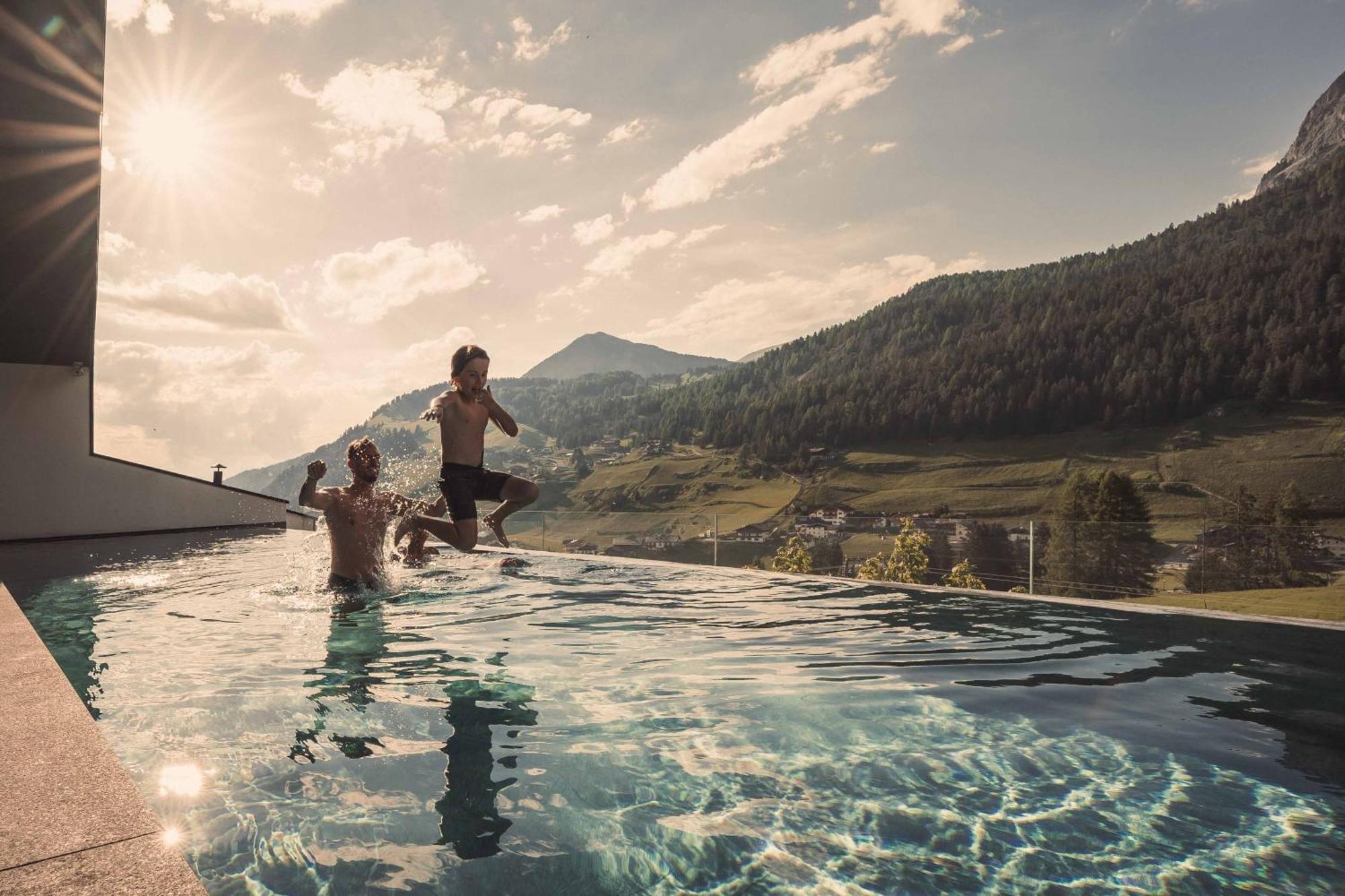 Hotel Continental Dolomites Selva di Val Gardena Kültér fotó